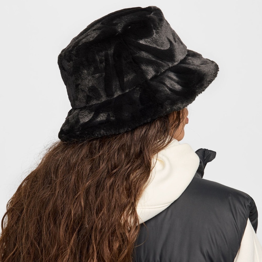 NEW Nike Swoosh Faux Fur Cozy Soft Plush Black Bucket Hat Size Medium (M)
